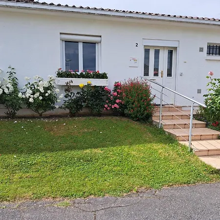 Holiday home Charmante Maison Au Calme