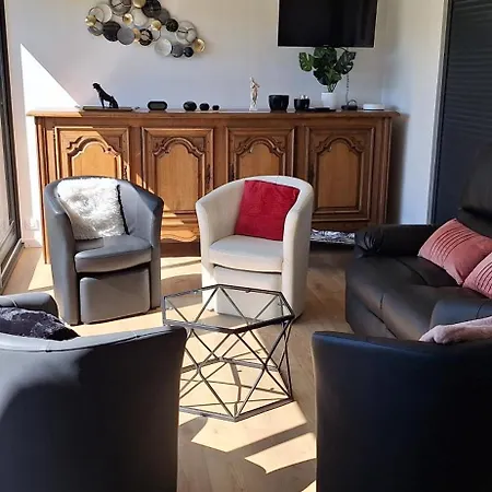 Charmante Maison Au Calme بيت للعطل رانس