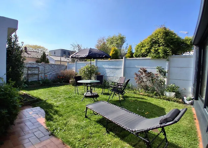 Semesterbostad Charmante Maison Au Calme *